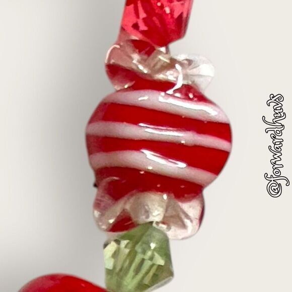 Glass Santa, Tree & Candy Beads On Adjustable Silver Tone Chain Bracelet - Picture 5 of 10